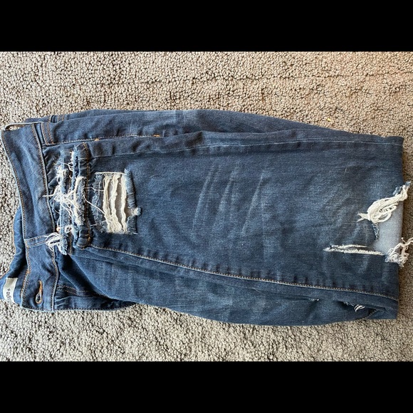 Ripped Jeans - Picture 2 of 4